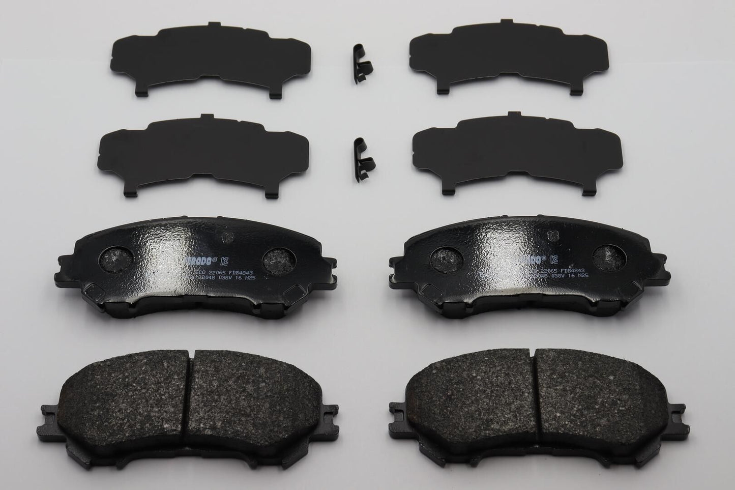 Pastiglie freno anteriori Ferodo FDB4843 kit 4 pezzi R90 homologated sistema AKEBONO segnalatore acustico usura